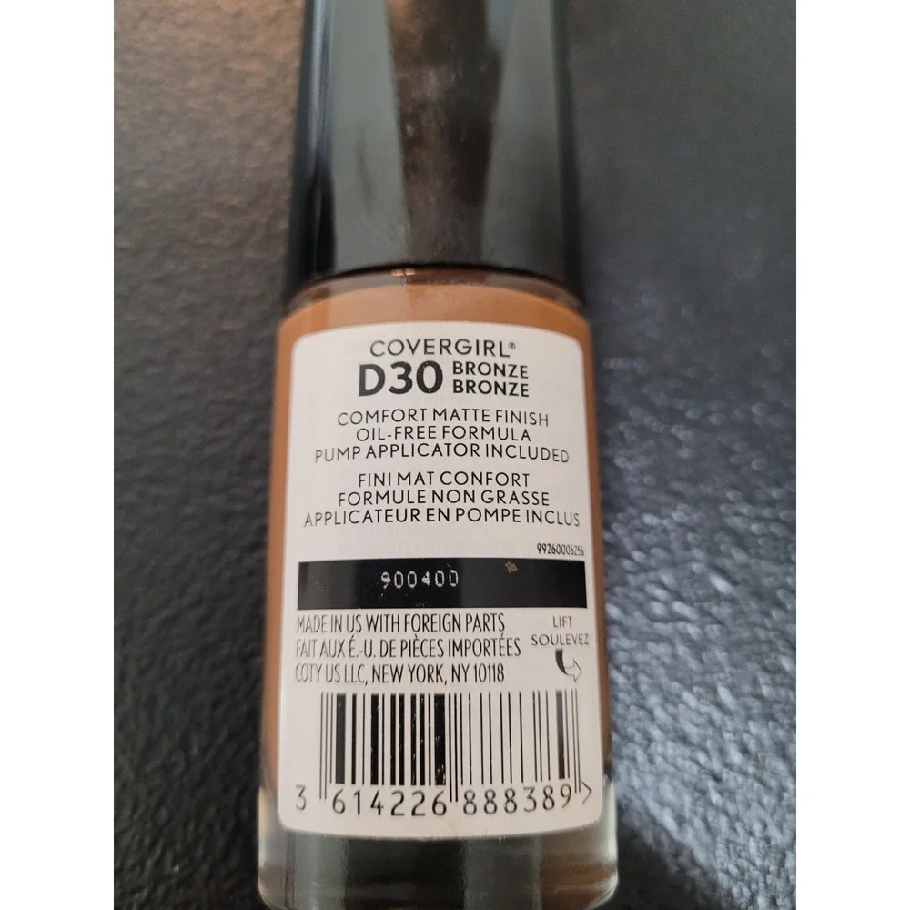 Covergirl‎ TruBlend Matte Made Foundation Women 1oz D30 Bronze Like New Oil-Free